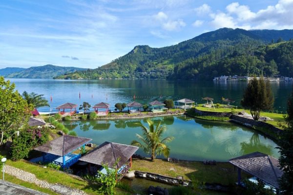 Medan – Lake Toba (4H 3M)
